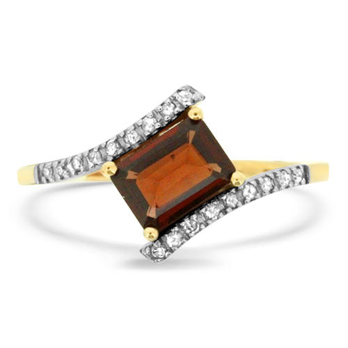 Garnet & Diamond Ring